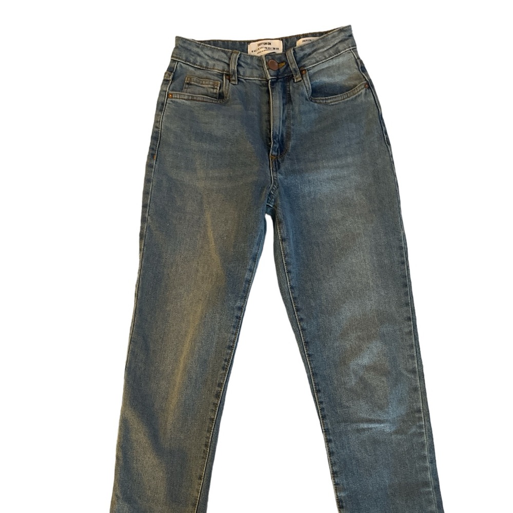 Cotton on petite stretch, mom Jean size 2
Great condition
Original price 30